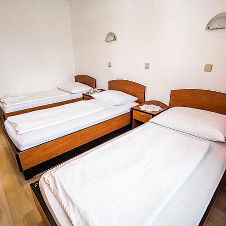 Guesthouse Leski Dvor Lesce  Rom bilde