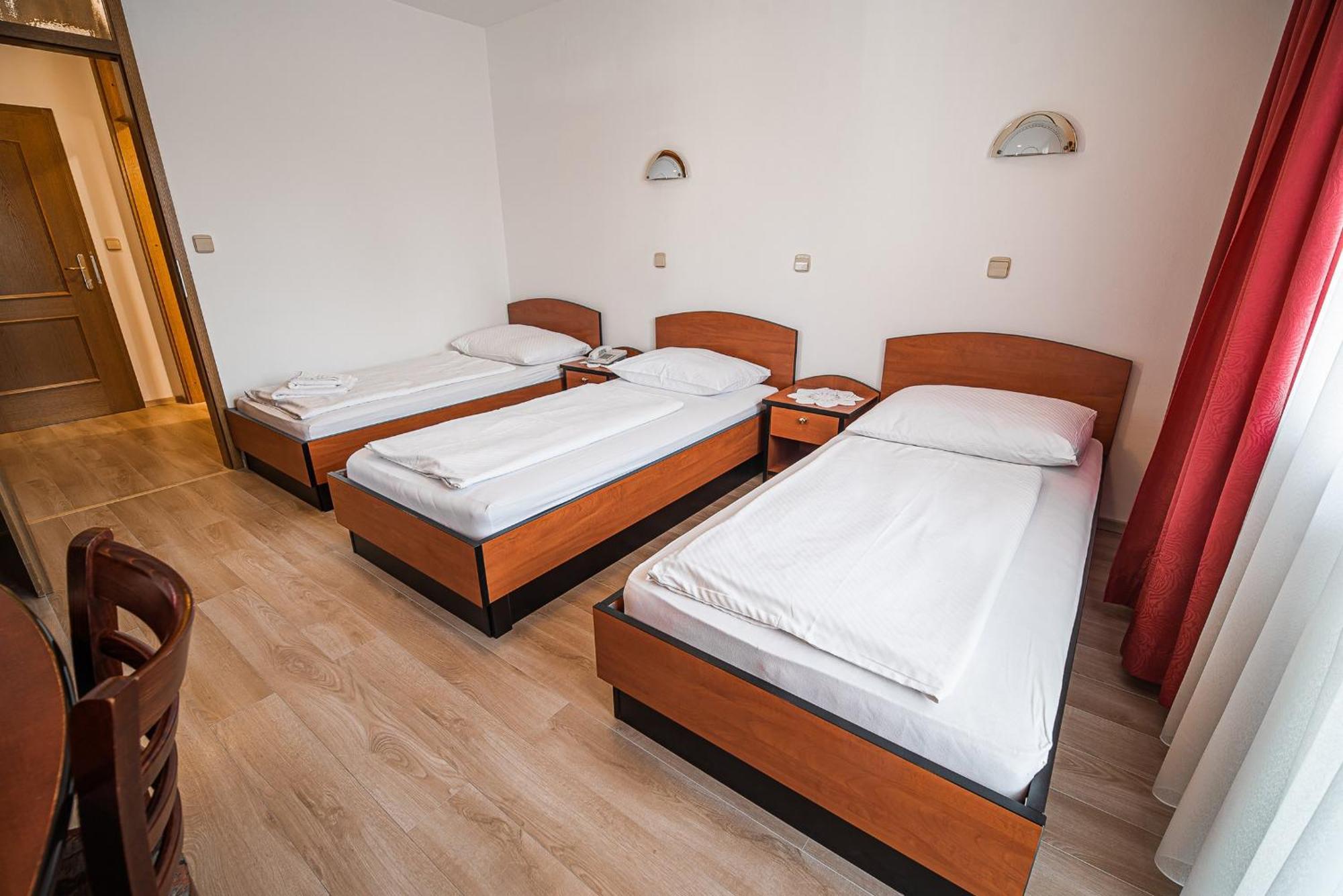 Guesthouse Leski Dvor Lesce  Rom bilde