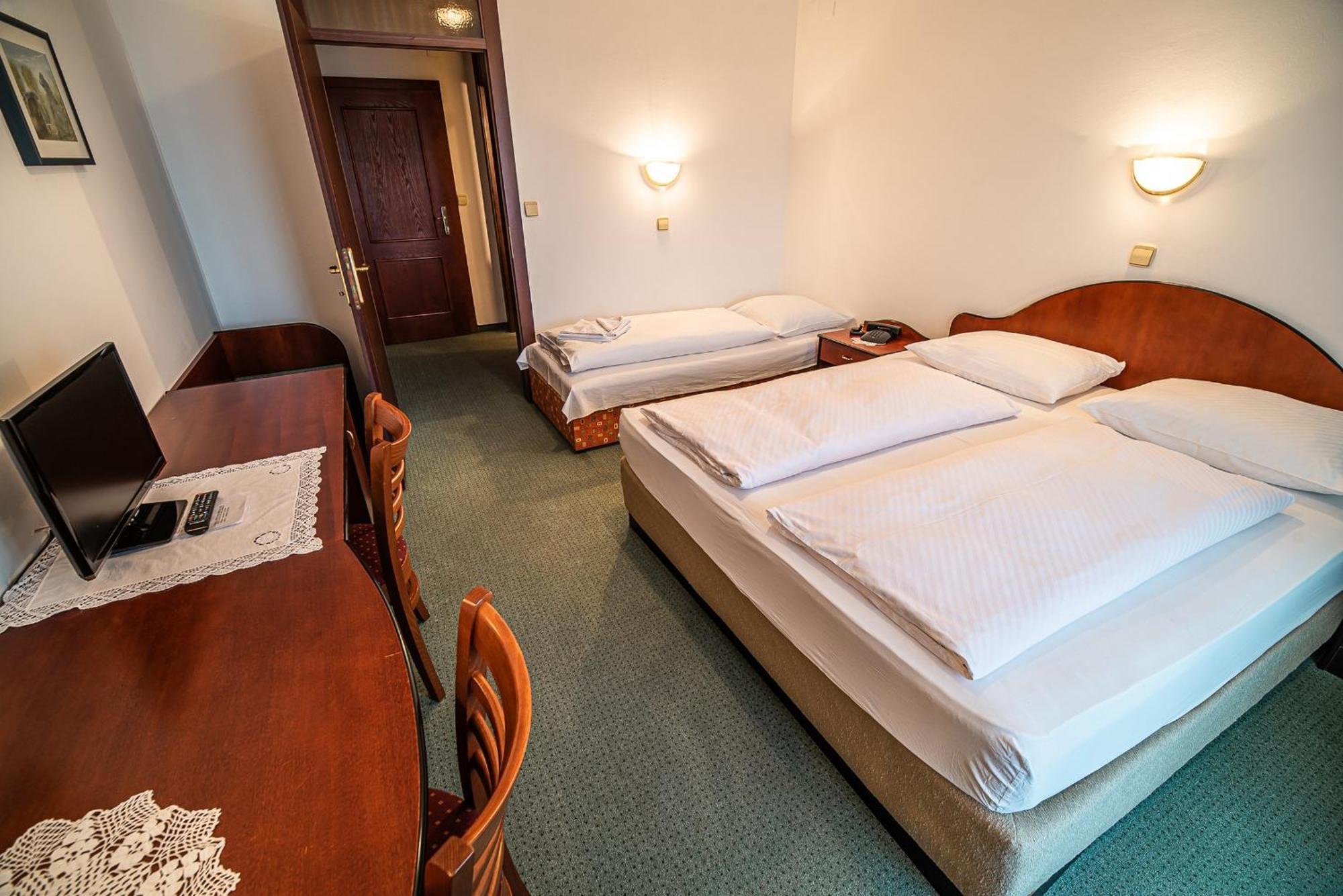 Guesthouse Leski Dvor Lesce  Rom bilde