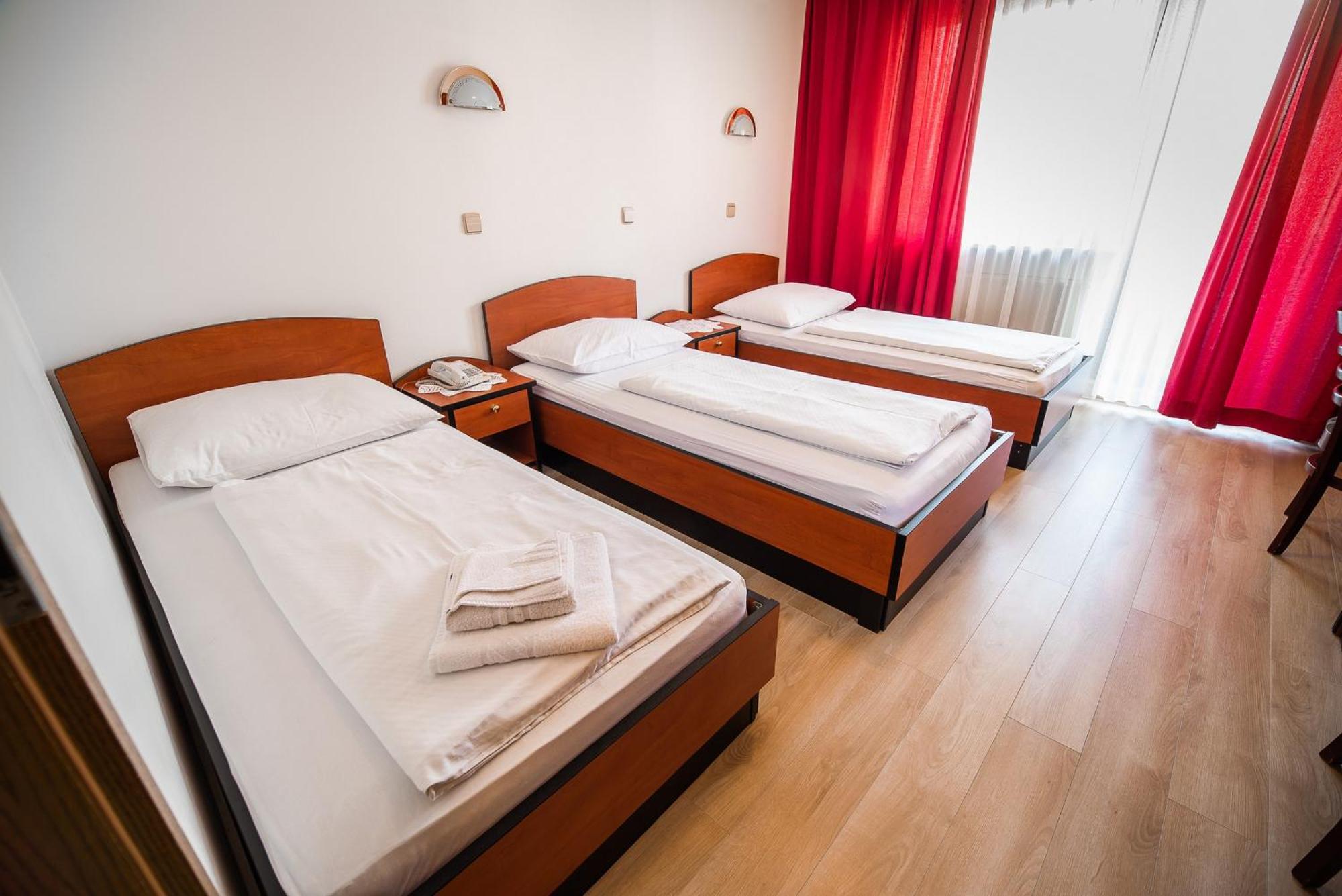 Guesthouse Leski Dvor Lesce  Rom bilde